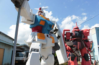Illustration for article titled Nothing Says "Gundam" Like a Gundam Hair Salon